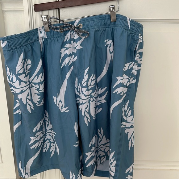 Men’s 3XL swim trunks - Picture 1 of 4